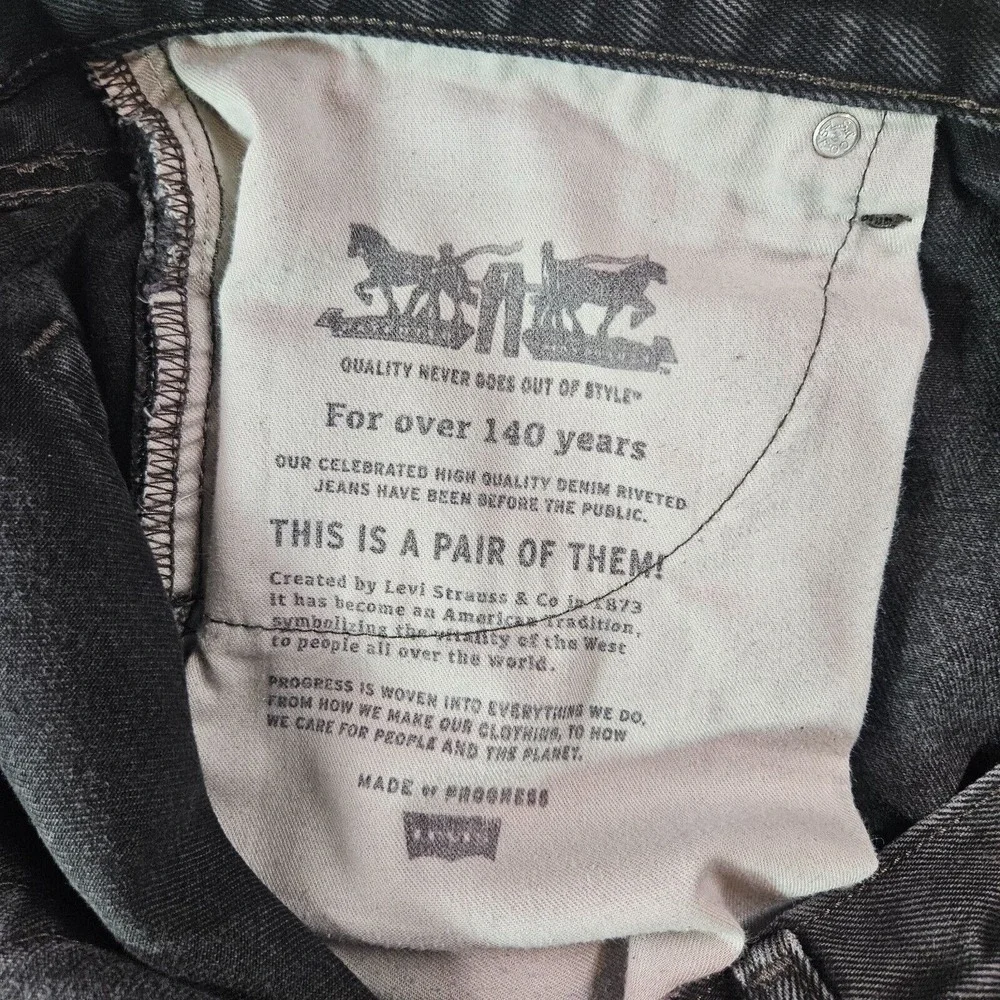 Levi's 505 Jeans Men 42 x 32 Zip Fly‎ Black